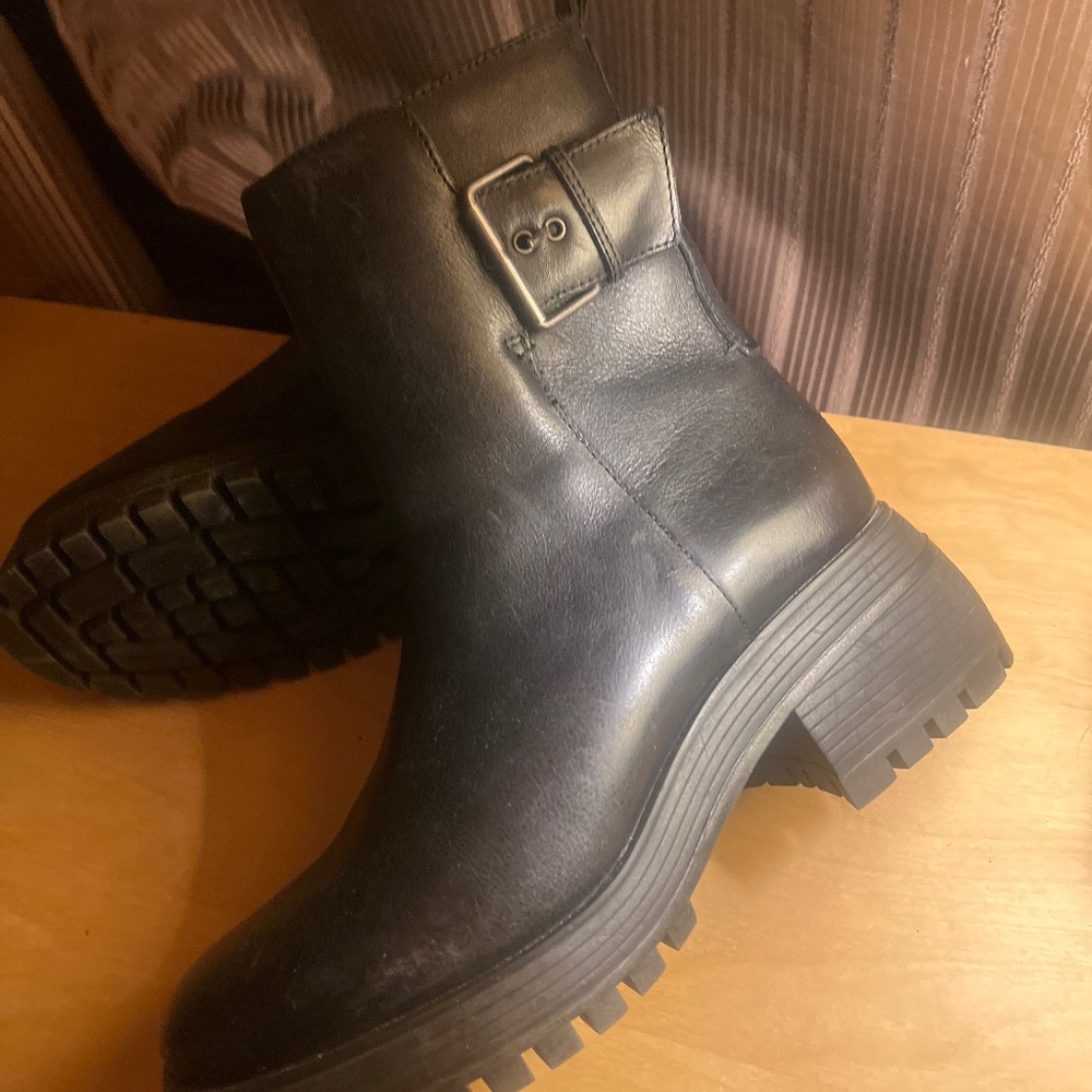 Franco Sarto Leather boots with buckle